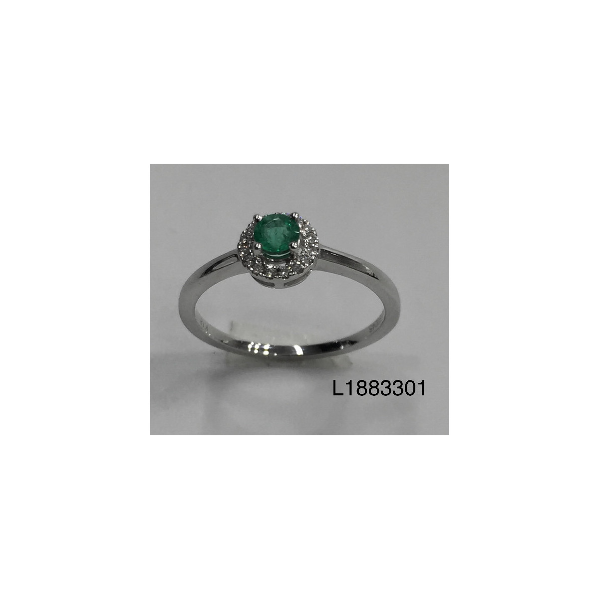 Anillo Roseta Oro Blanco Esmera Diamante - L1883301E0245D0064